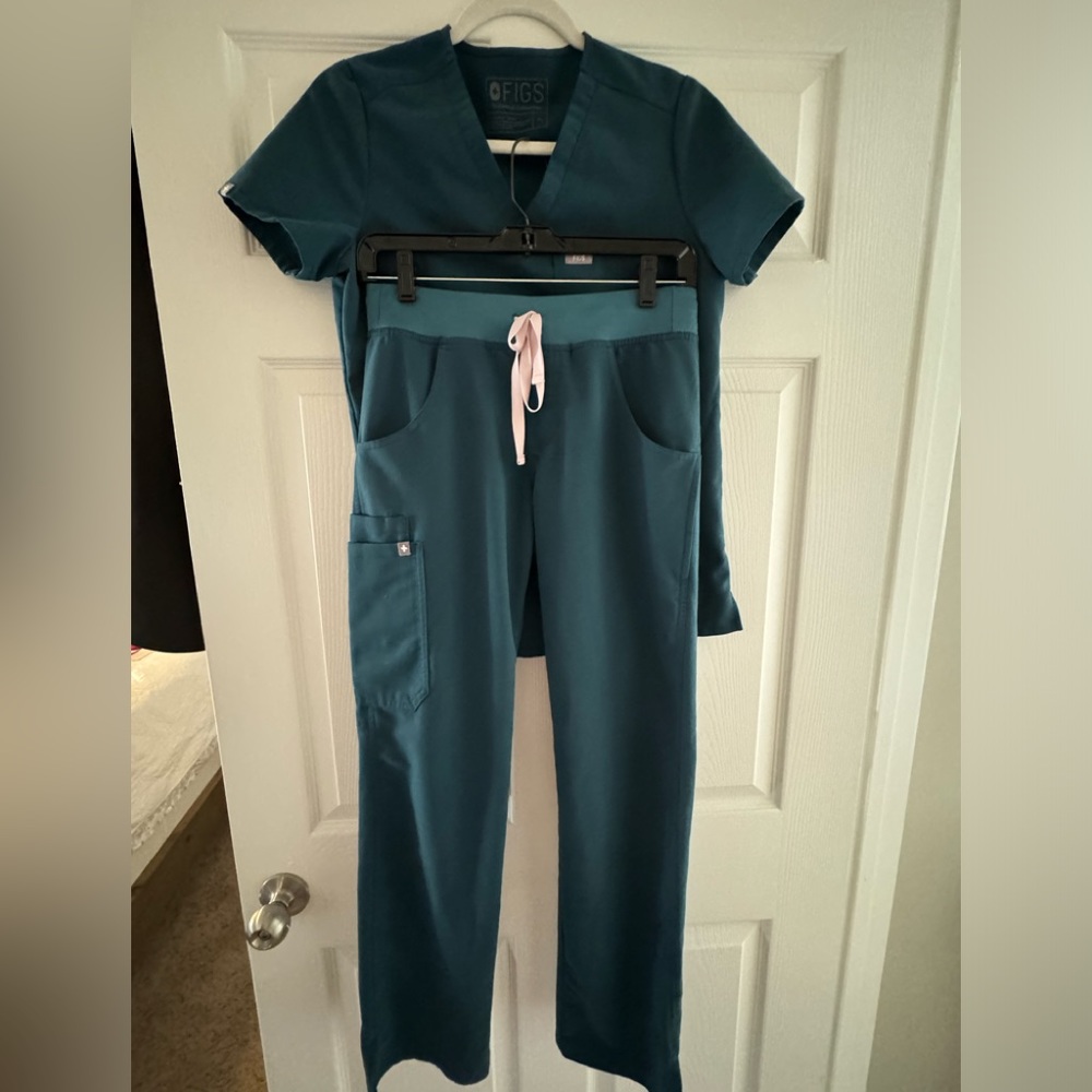 Figs Caribbean aqua. Size XS. Like new.
